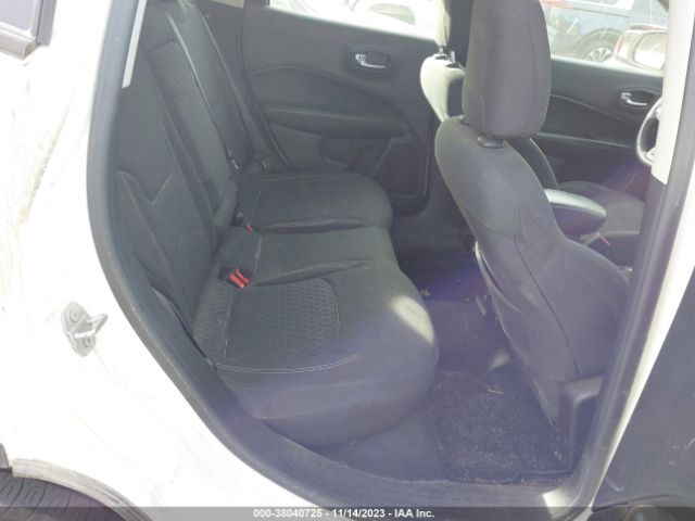 Photo 7 VIN: 3C4NJCAB9JT151783 - JEEP COMPASS 