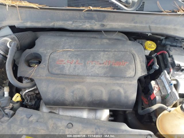 Photo 9 VIN: 3C4NJCAB9JT151783 - JEEP COMPASS 