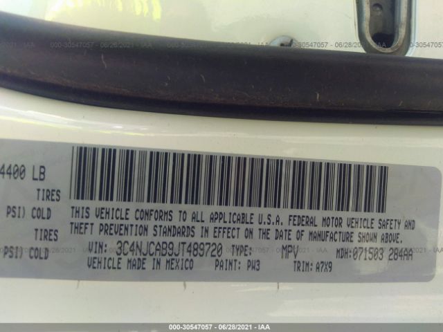 Photo 8 VIN: 3C4NJCAB9JT489720 - JEEP COMPASS 