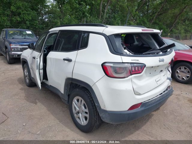 Photo 2 VIN: 3C4NJCABXJT136970 - JEEP COMPASS 