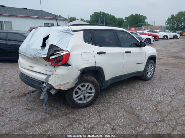 Photo 3 VIN: 3C4NJCABXJT136970 - JEEP COMPASS 