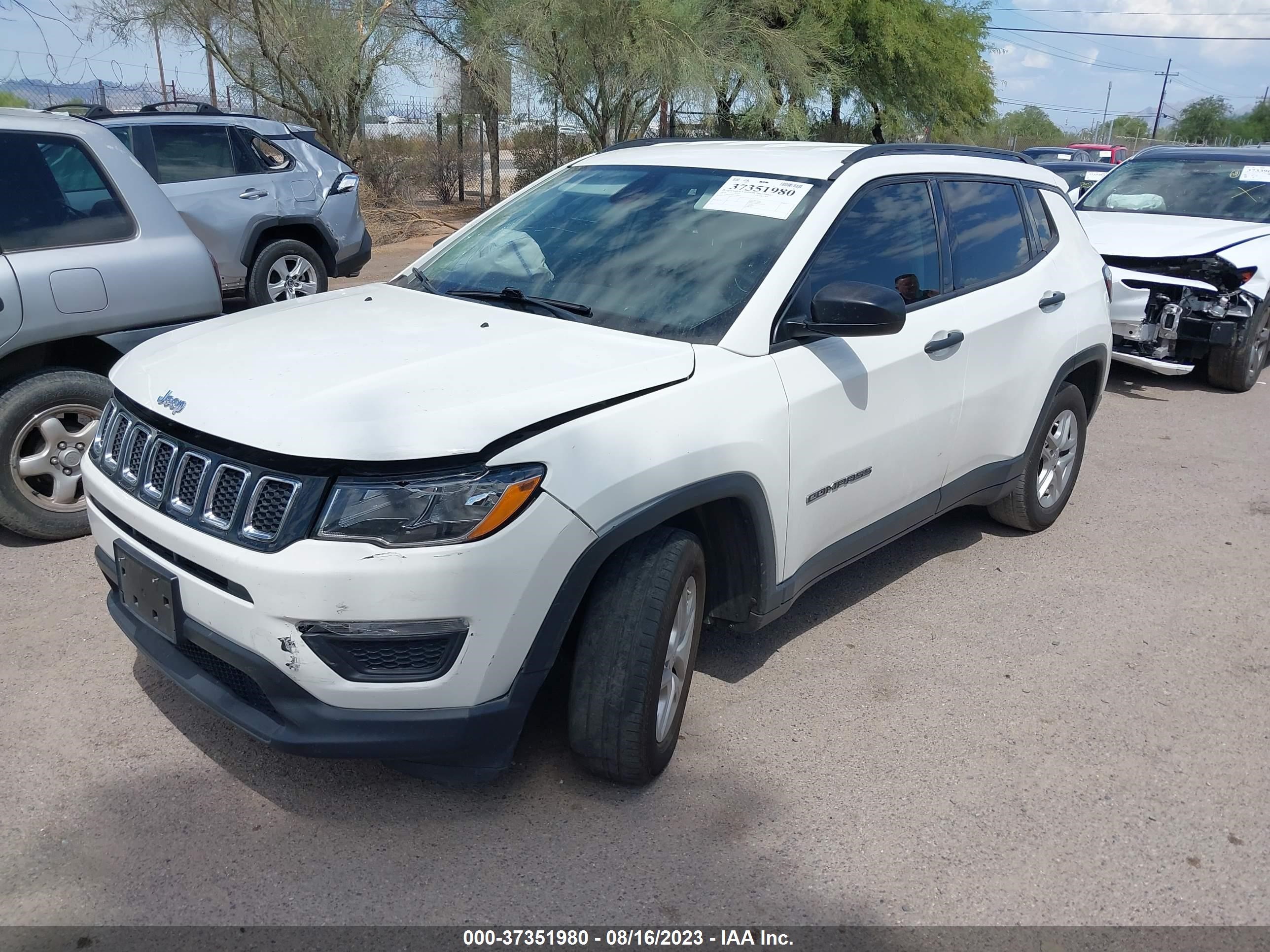 Photo 1 VIN: 3C4NJCABXJT226412 - JEEP COMPASS 