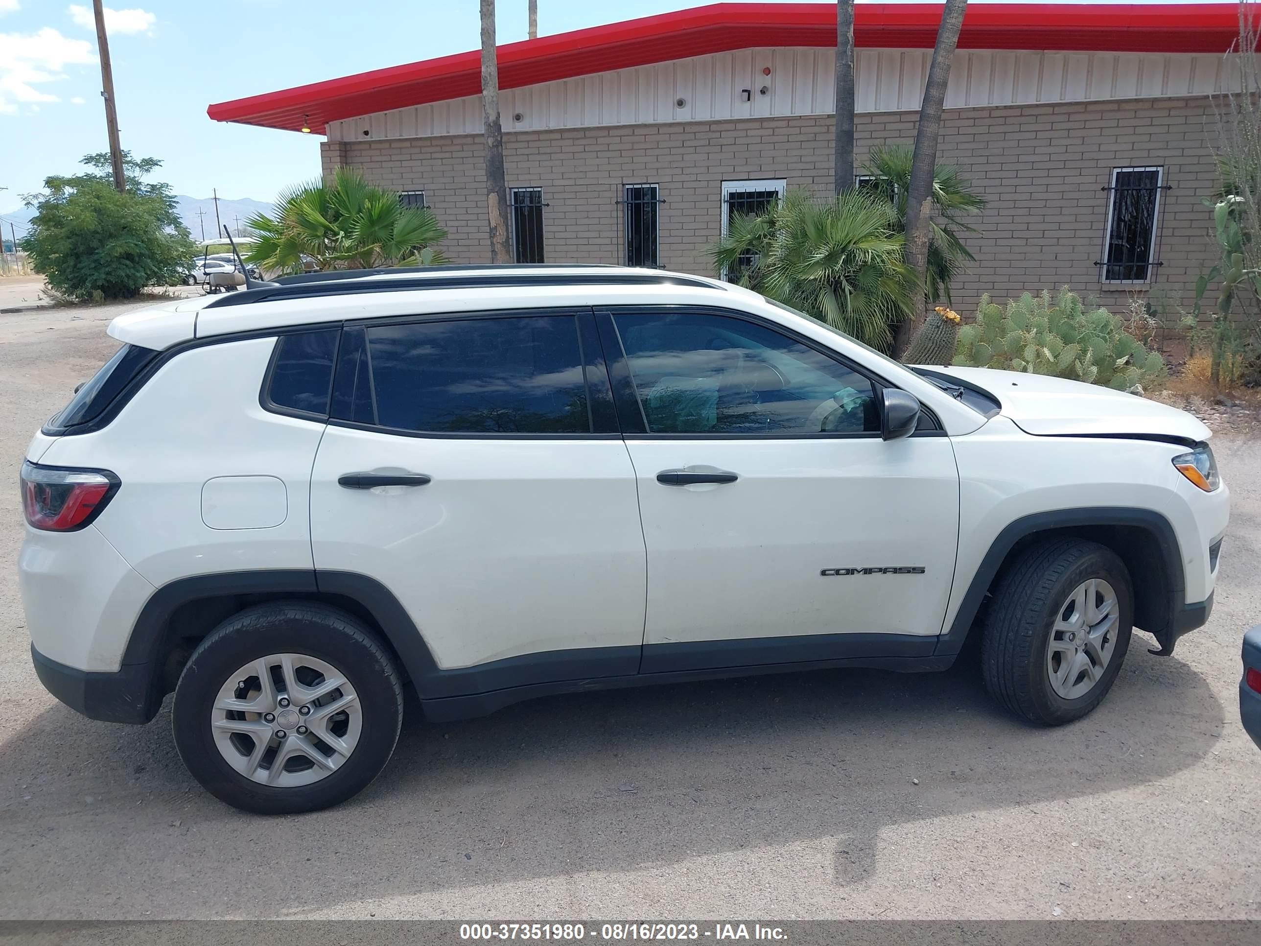 Photo 12 VIN: 3C4NJCABXJT226412 - JEEP COMPASS 