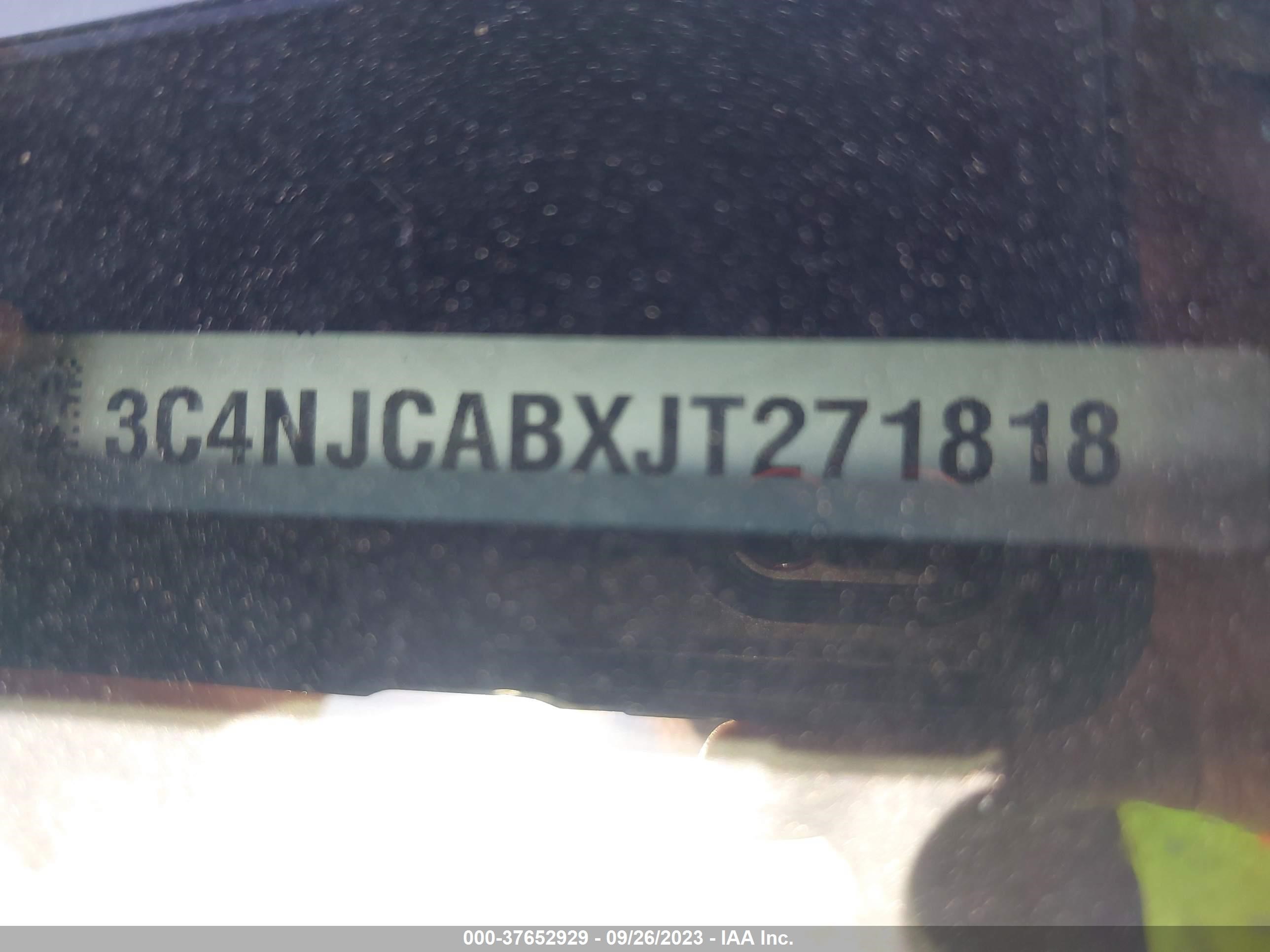 Photo 8 VIN: 3C4NJCABXJT271818 - JEEP COMPASS 