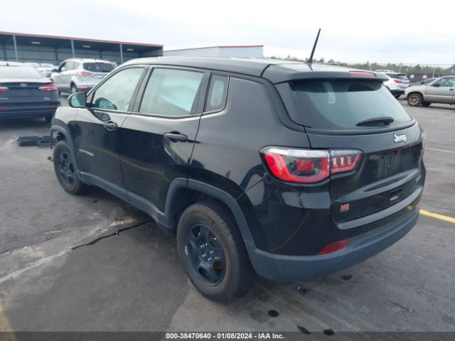 Photo 2 VIN: 3C4NJCABXJT411740 - JEEP COMPASS 