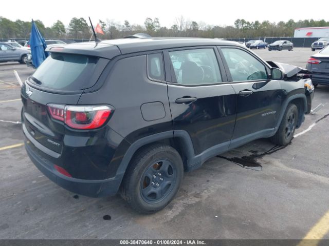 Photo 3 VIN: 3C4NJCABXJT411740 - JEEP COMPASS 