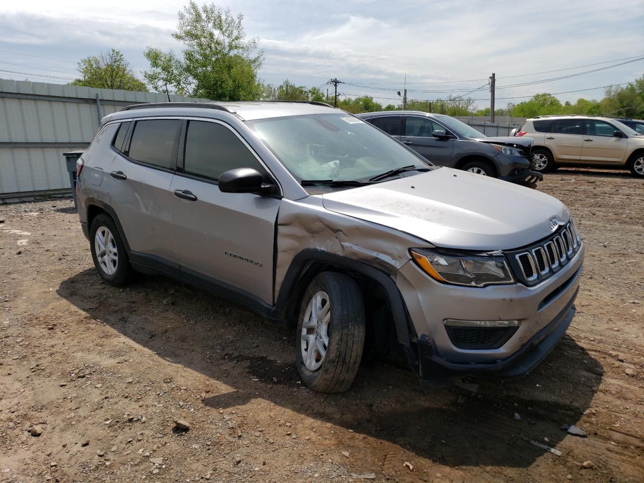 Photo 3 VIN: 3C4NJCABXKT652456 - JEEP COMPASS 