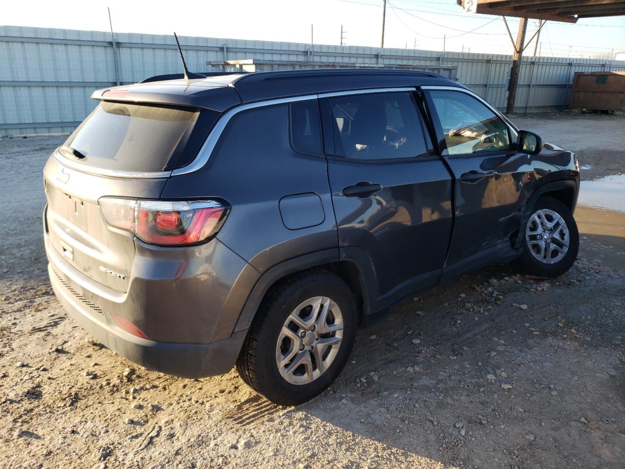 Photo 2 VIN: 3C4NJCABXKT769521 - JEEP COMPASS 