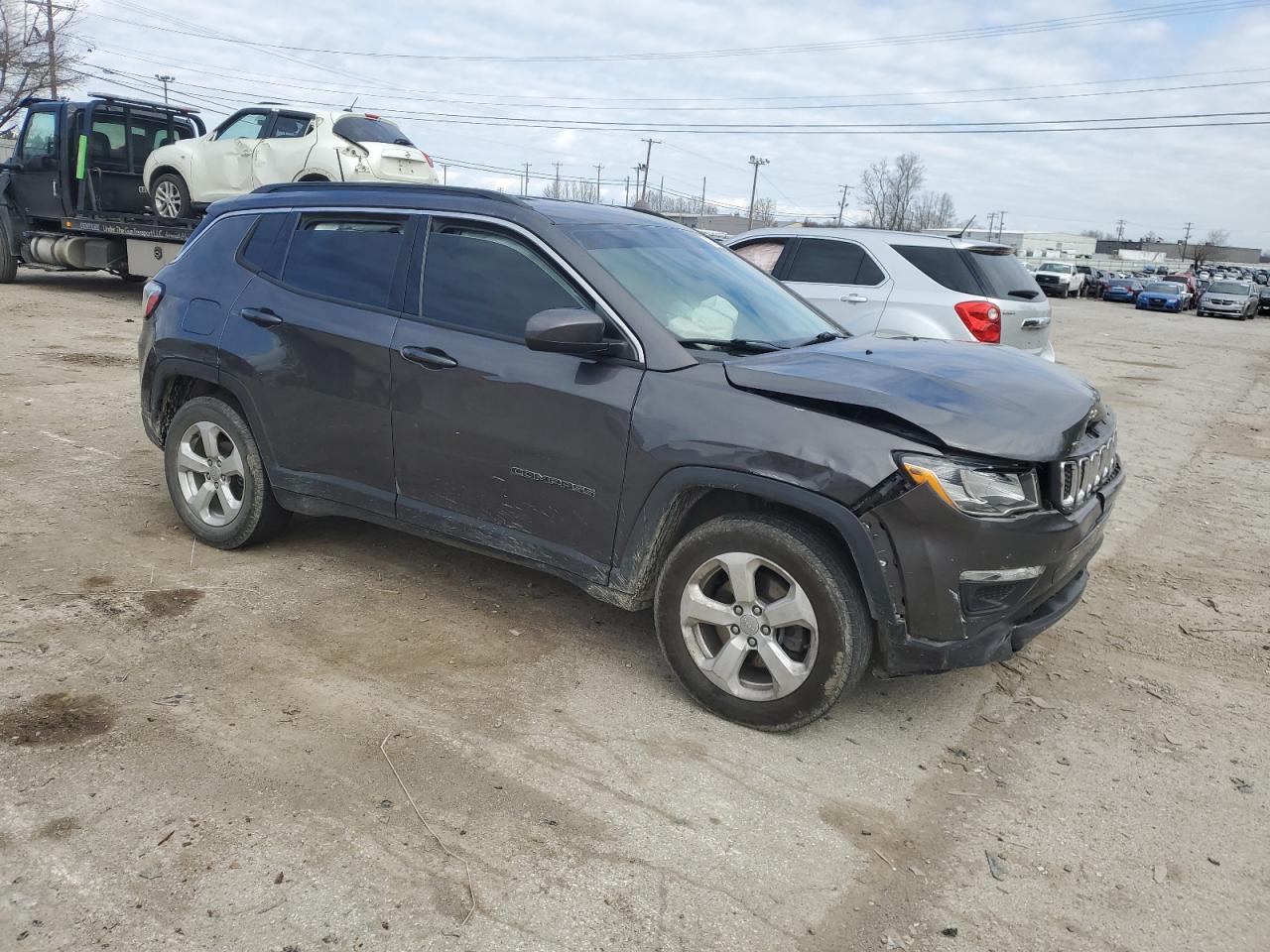 Photo 3 VIN: 3C4NJCBB0JT300631 - JEEP COMPASS 