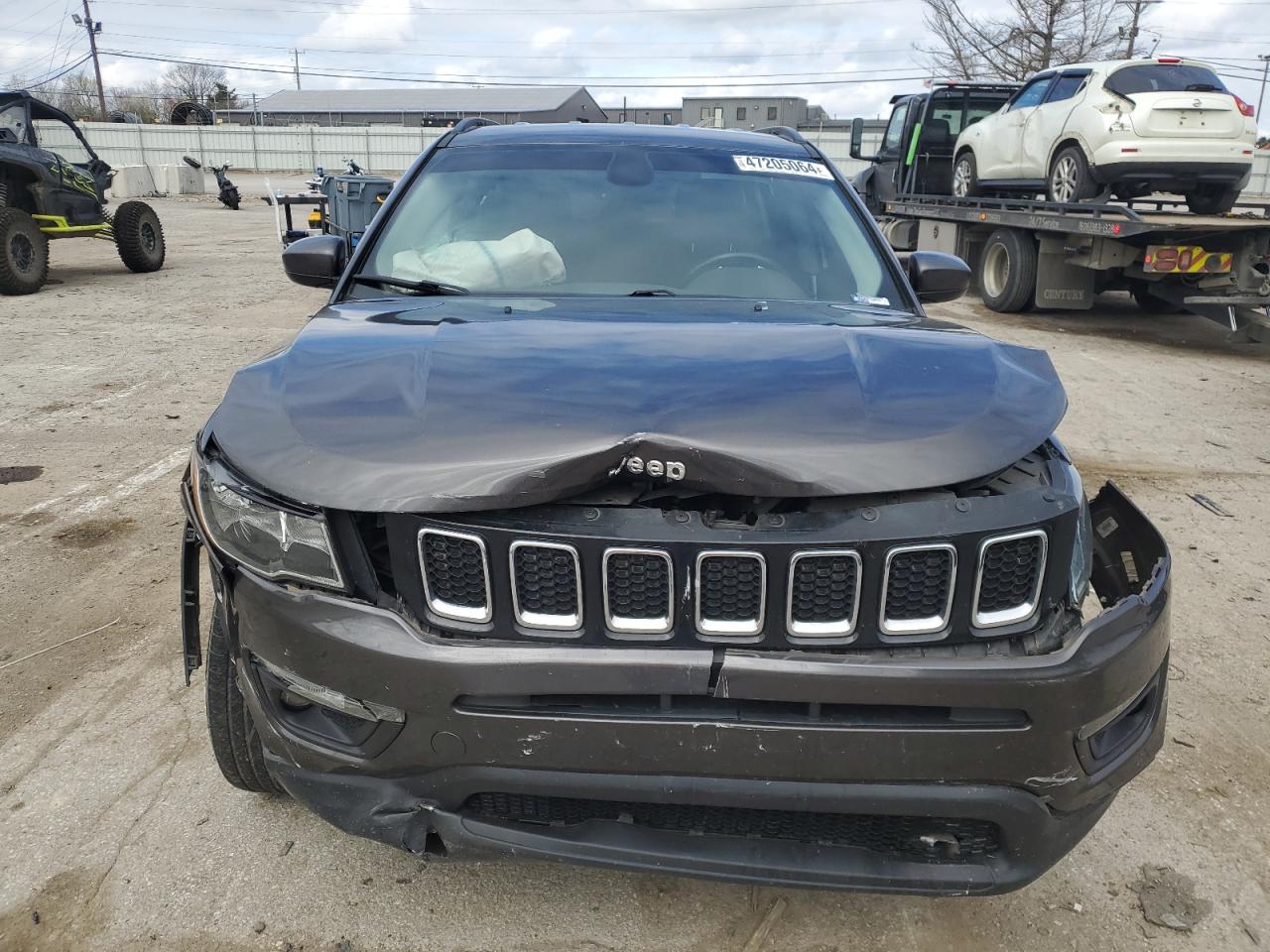 Photo 4 VIN: 3C4NJCBB0JT300631 - JEEP COMPASS 