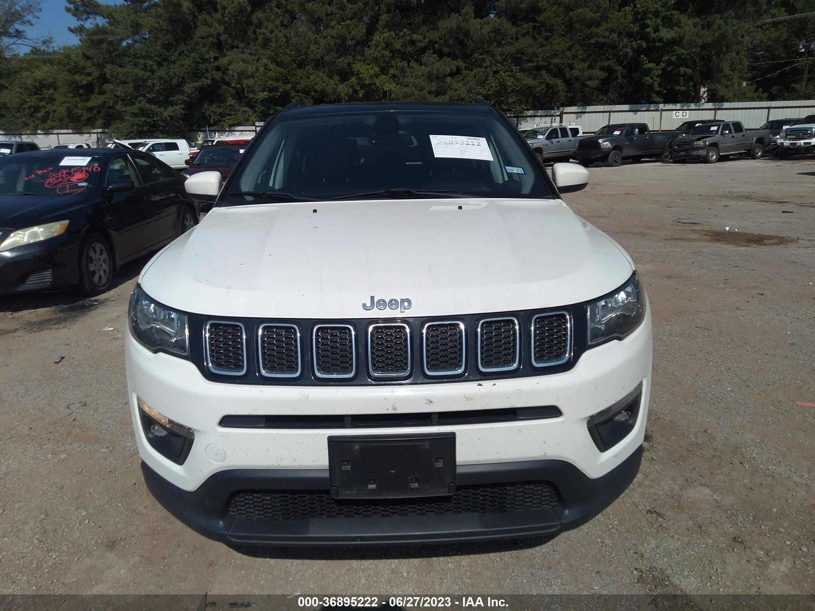 Photo 11 VIN: 3C4NJCBB1JT123751 - JEEP COMPASS 