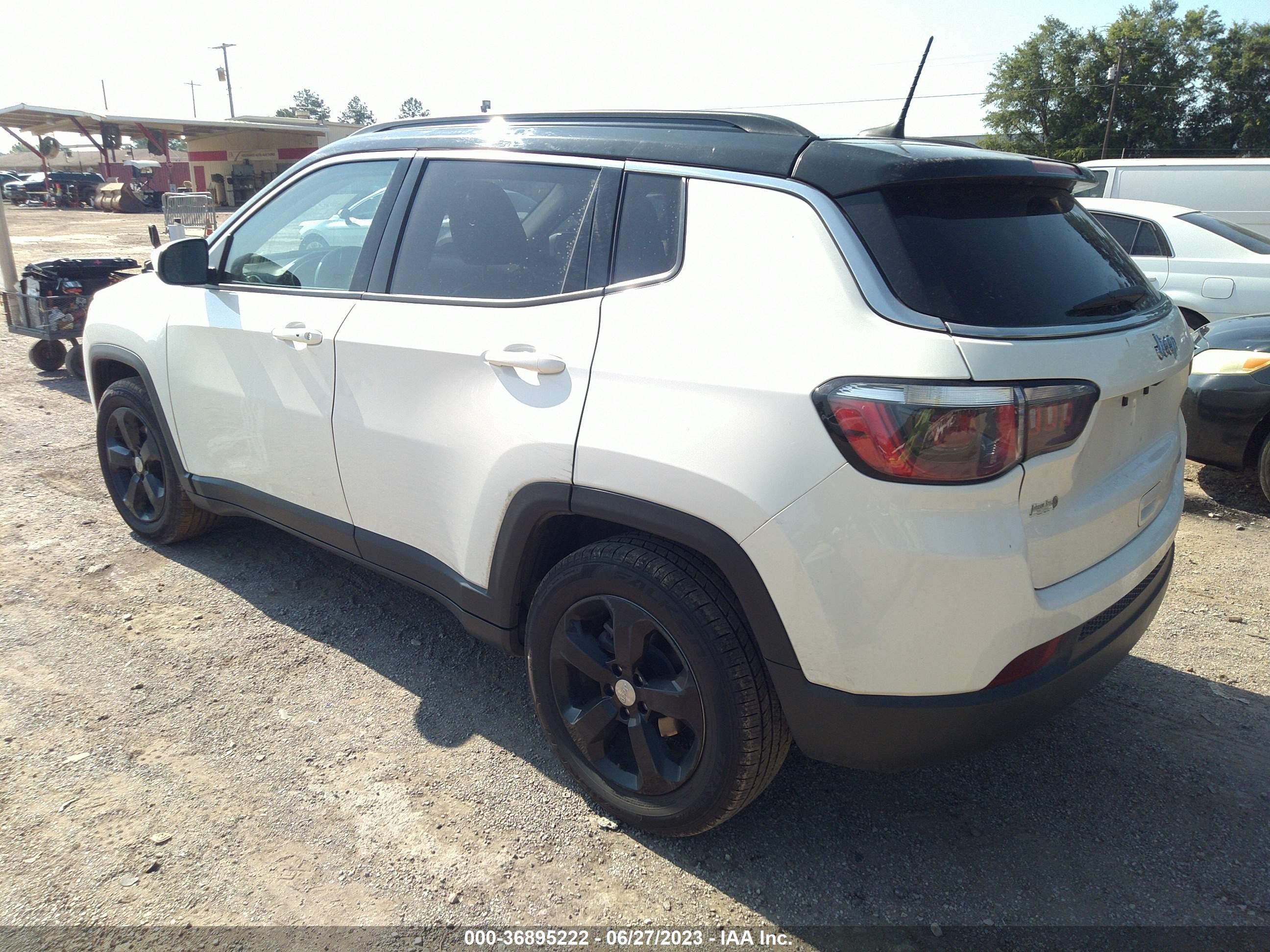 Photo 2 VIN: 3C4NJCBB1JT123751 - JEEP COMPASS 