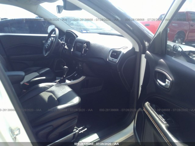 Photo 4 VIN: 3C4NJCBB1JT137164 - JEEP COMPASS 