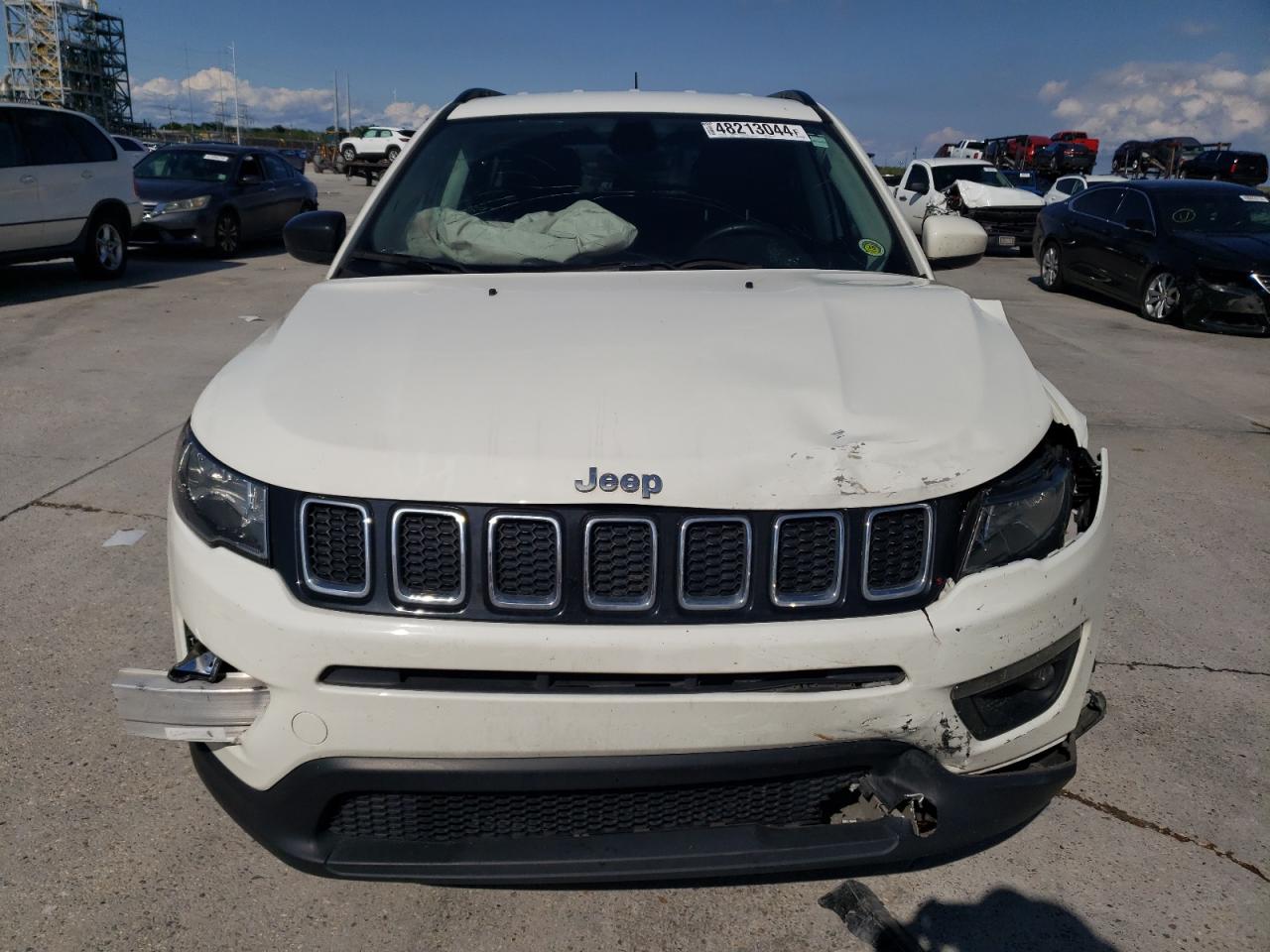 Photo 4 VIN: 3C4NJCBB1JT193640 - JEEP COMPASS 