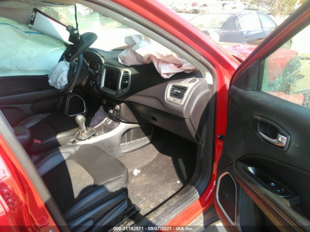 Photo 4 VIN: 3C4NJCBB1JT233750 - JEEP COMPASS 