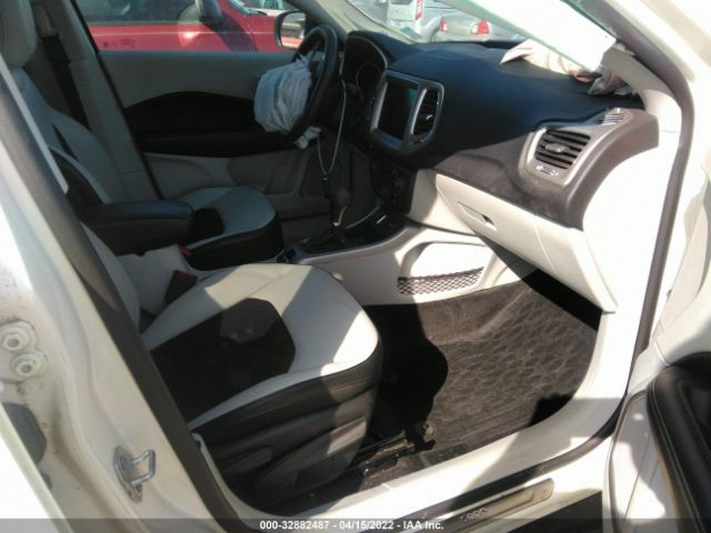 Photo 4 VIN: 3C4NJCBB1JT374494 - JEEP COMPASS 