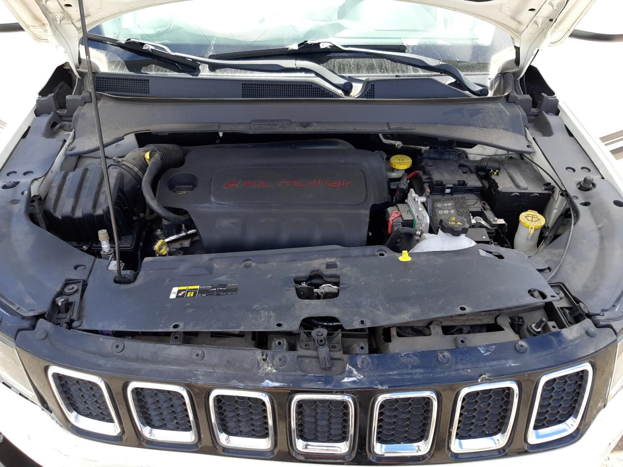 Photo 10 VIN: 3C4NJCBB1JT425363 - JEEP COMPASS 