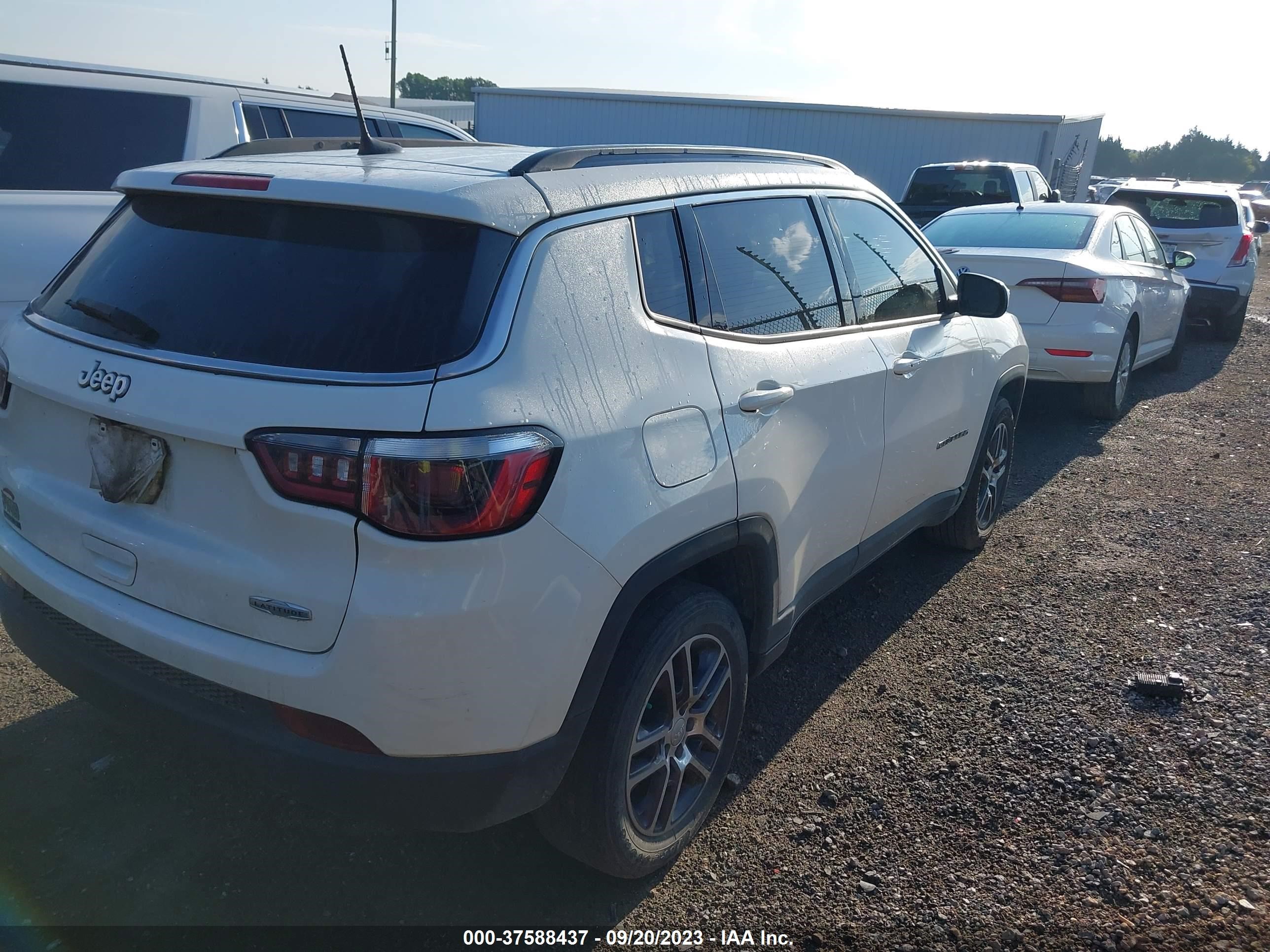 Photo 3 VIN: 3C4NJCBB1JT494599 - JEEP COMPASS 