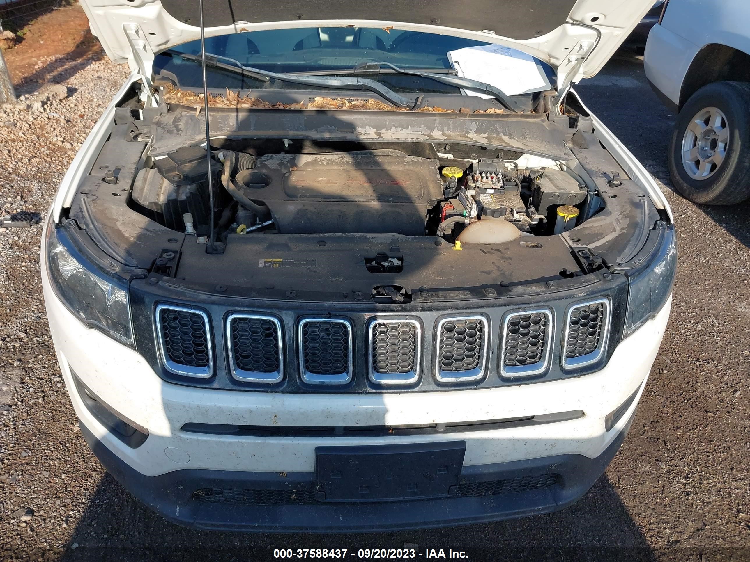 Photo 9 VIN: 3C4NJCBB1JT494599 - JEEP COMPASS 