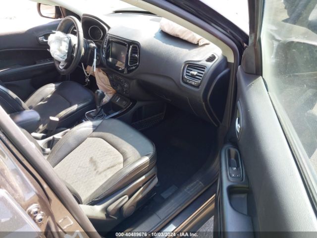 Photo 4 VIN: 3C4NJCBB1KT743422 - JEEP COMPASS 