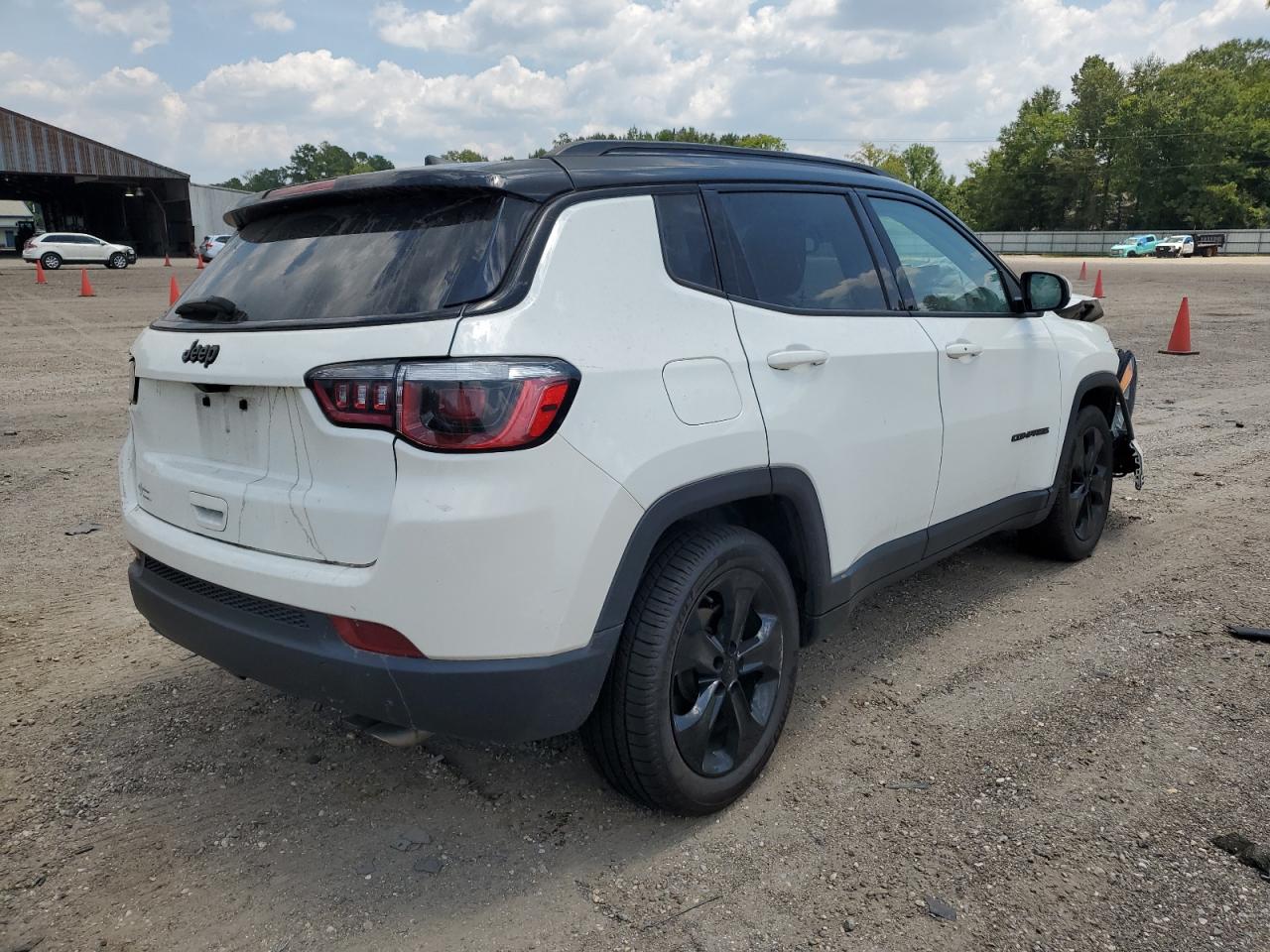 Photo 2 VIN: 3C4NJCBB1LT205756 - JEEP COMPASS 