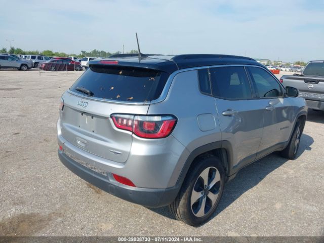 Photo 3 VIN: 3C4NJCBB2JT105842 - JEEP COMPASS 