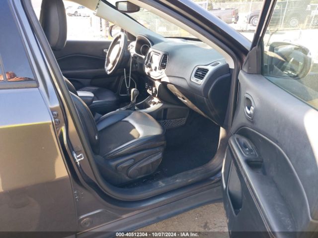 Photo 4 VIN: 3C4NJCBB2JT122964 - JEEP COMPASS 