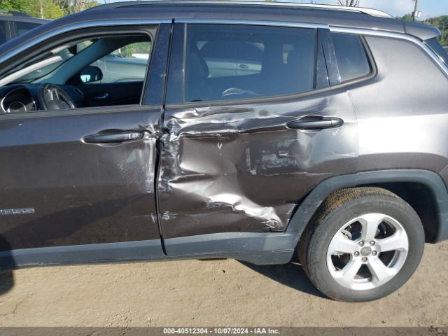 Photo 5 VIN: 3C4NJCBB2JT122964 - JEEP COMPASS 