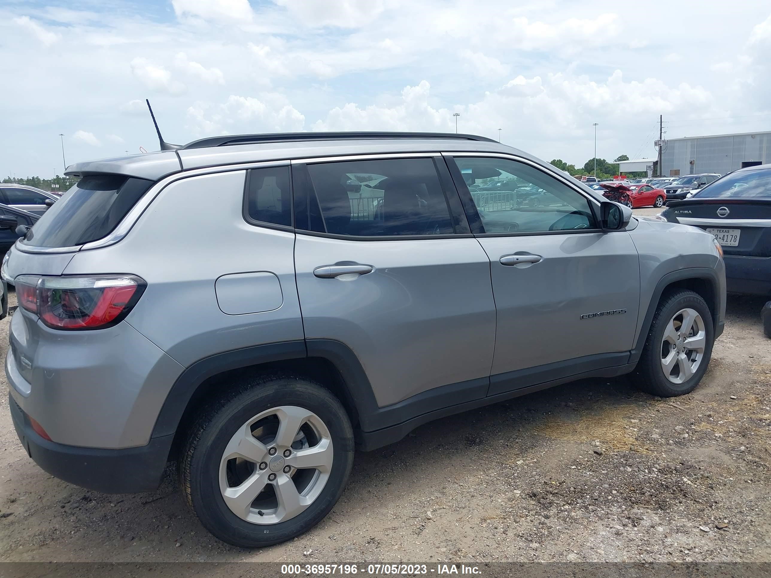 Photo 12 VIN: 3C4NJCBB2MT592545 - JEEP COMPASS 