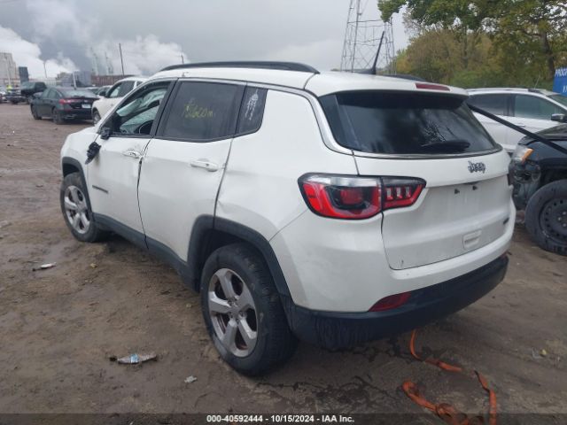 Photo 2 VIN: 3C4NJCBB3JT122648 - JEEP COMPASS 