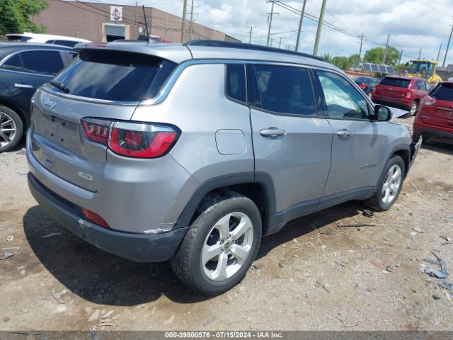 Photo 3 VIN: 3C4NJCBB3JT226105 - JEEP COMPASS 