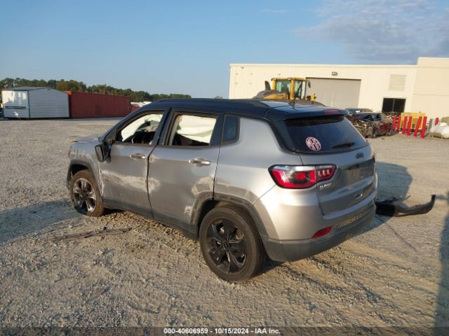 Photo 2 VIN: 3C4NJCBB3JT305029 - JEEP COMPASS 