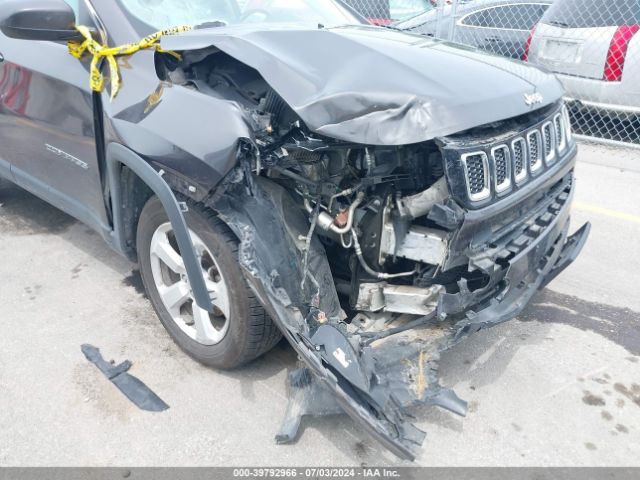 Photo 5 VIN: 3C4NJCBB3JT318735 - JEEP COMPASS 