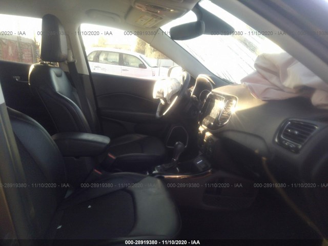 Photo 4 VIN: 3C4NJCBB3KT693011 - JEEP COMPASS 