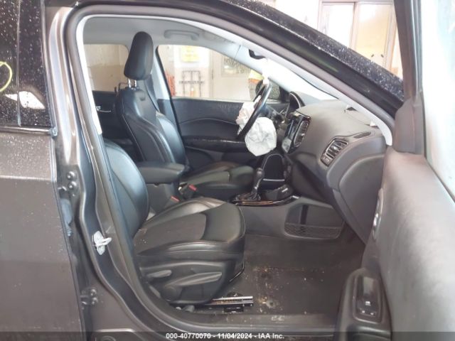 Photo 4 VIN: 3C4NJCBB3KT815186 - JEEP COMPASS 