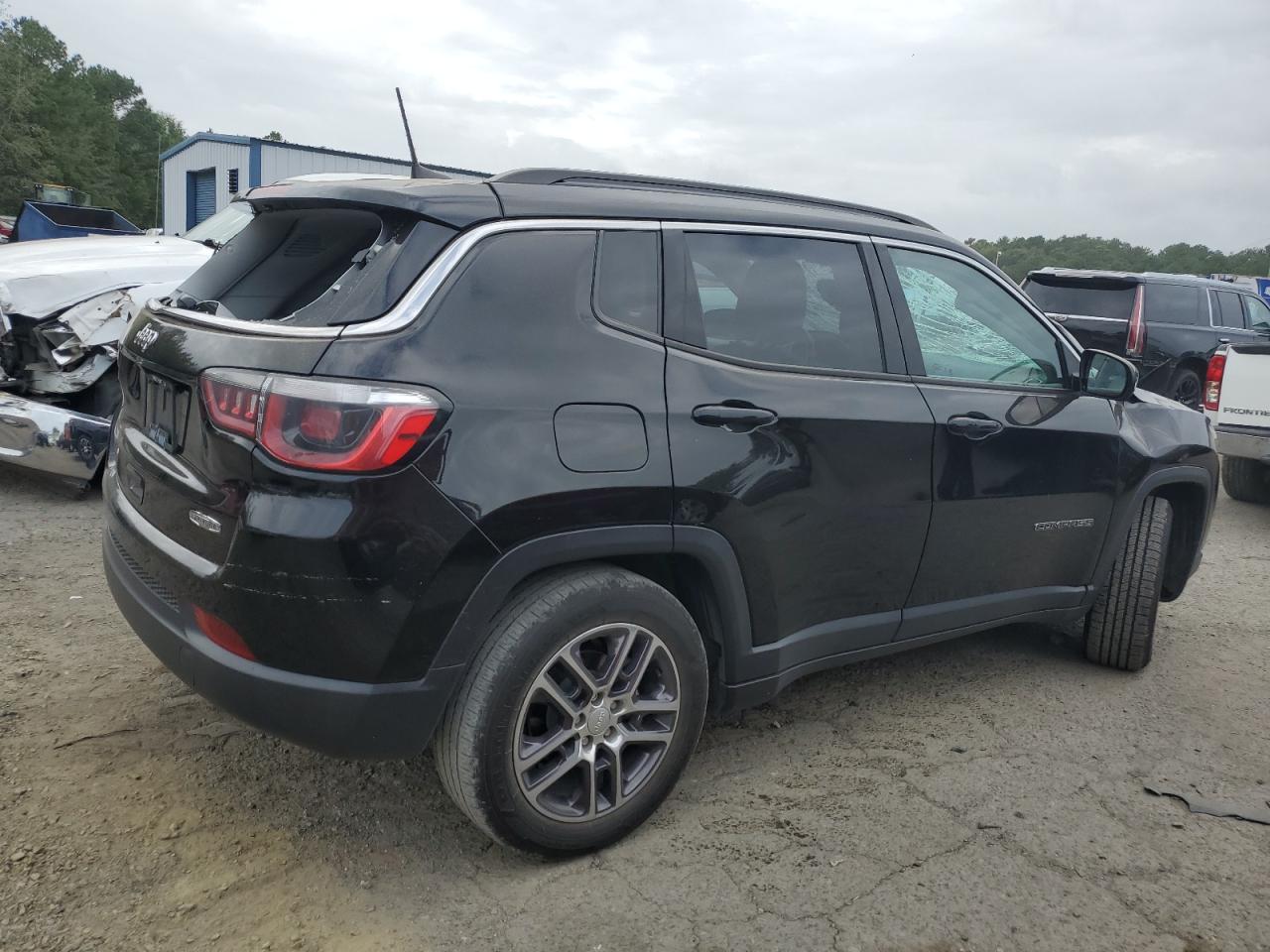 Photo 2 VIN: 3C4NJCBB3KT833087 - JEEP COMPASS 