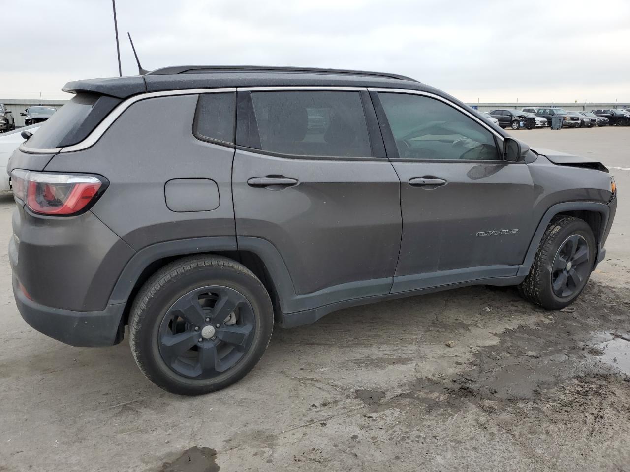 Photo 2 VIN: 3C4NJCBB3LT102452 - JEEP COMPASS 