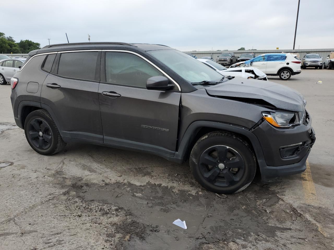 Photo 3 VIN: 3C4NJCBB3LT102452 - JEEP COMPASS 