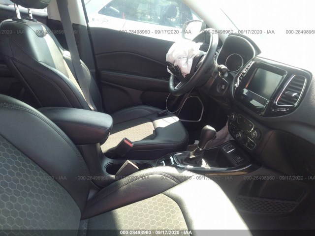 Photo 4 VIN: 3C4NJCBB3LT121440 - JEEP COMPASS 