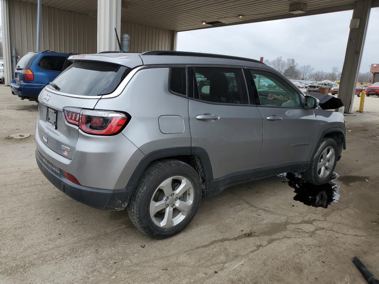 Photo 2 VIN: 3C4NJCBB4JT267701 - JEEP COMPASS 