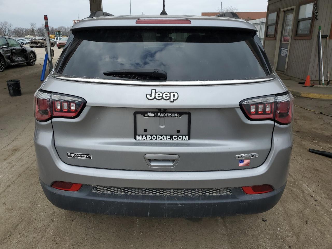 Photo 5 VIN: 3C4NJCBB4JT267701 - JEEP COMPASS 