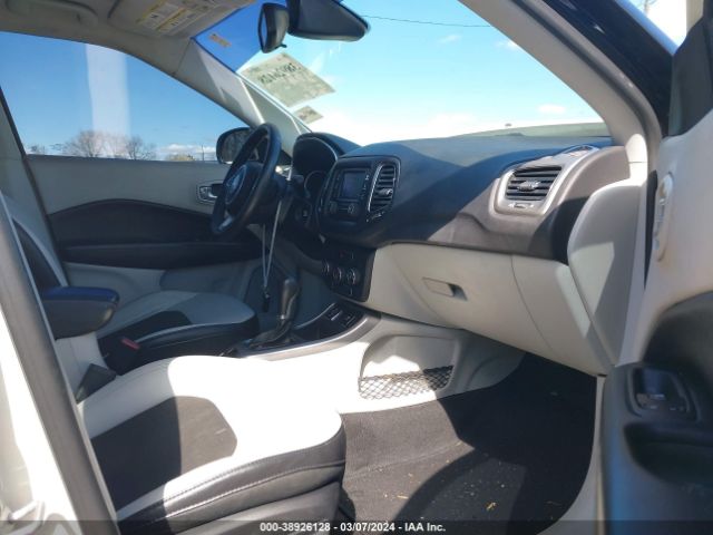 Photo 4 VIN: 3C4NJCBB4JT369144 - JEEP COMPASS 