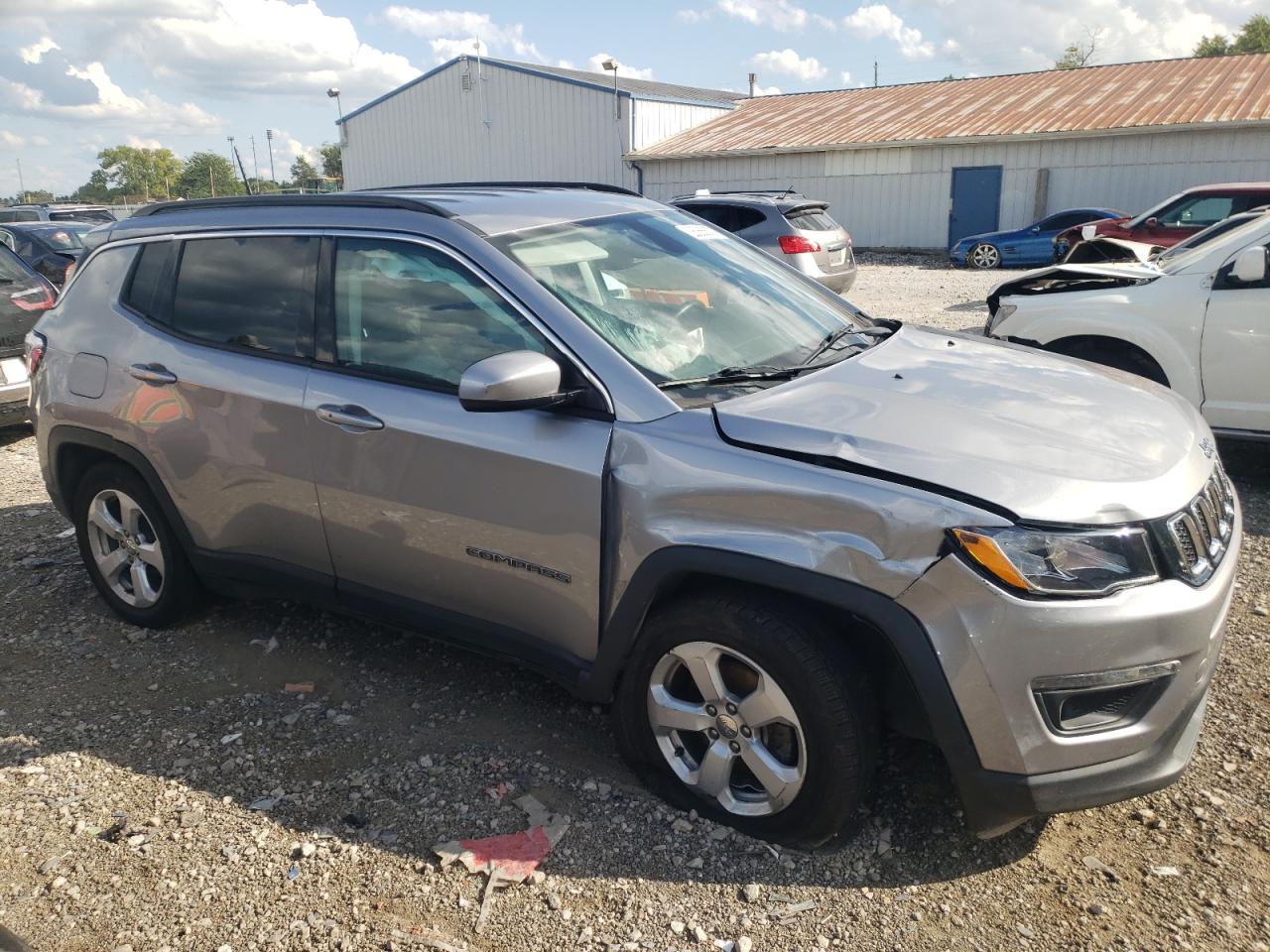 Photo 3 VIN: 3C4NJCBB4JT458437 - JEEP COMPASS 