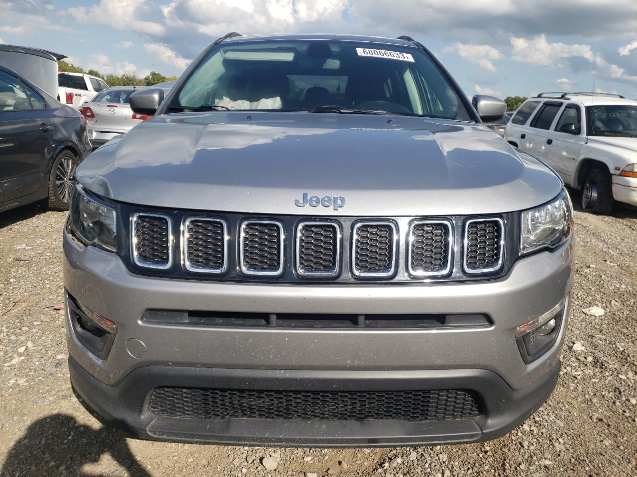 Photo 4 VIN: 3C4NJCBB4JT458437 - JEEP COMPASS 