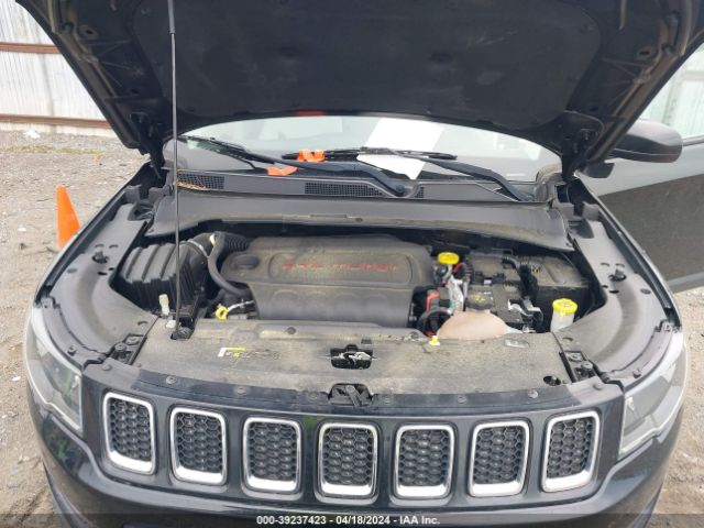 Photo 9 VIN: 3C4NJCBB4JT499957 - JEEP COMPASS 