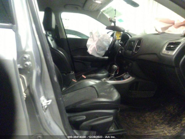 Photo 4 VIN: 3C4NJCBB4JT503229 - JEEP COMPASS 