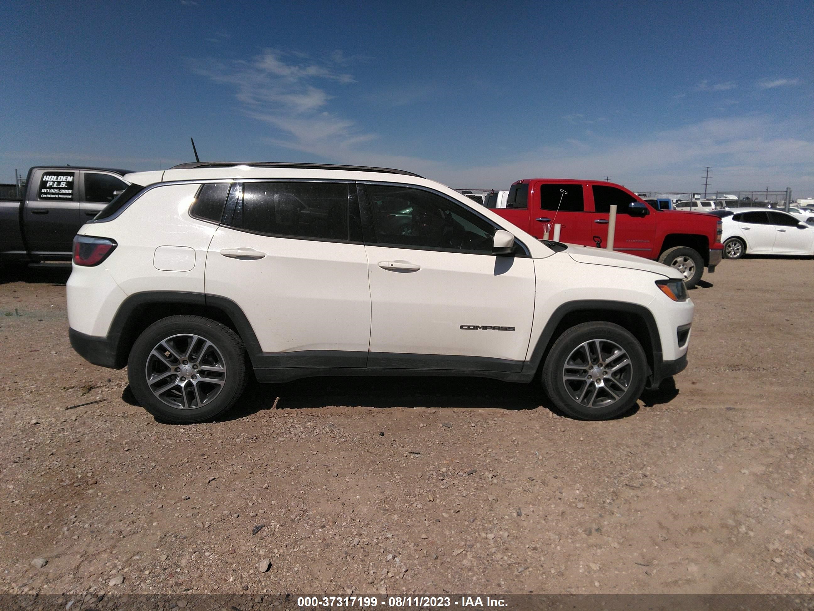 Photo 12 VIN: 3C4NJCBB4JT503392 - JEEP COMPASS 