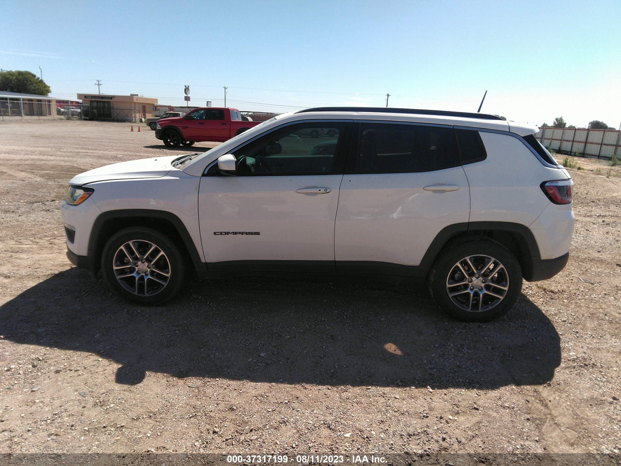 Photo 13 VIN: 3C4NJCBB4JT503392 - JEEP COMPASS 