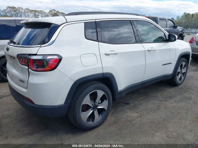 Photo 3 VIN: 3C4NJCBB5JT182124 - JEEP COMPASS 