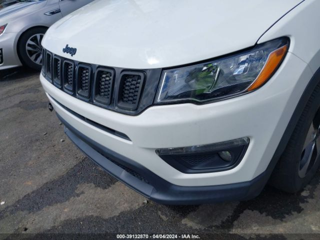 Photo 5 VIN: 3C4NJCBB5JT182124 - JEEP COMPASS 